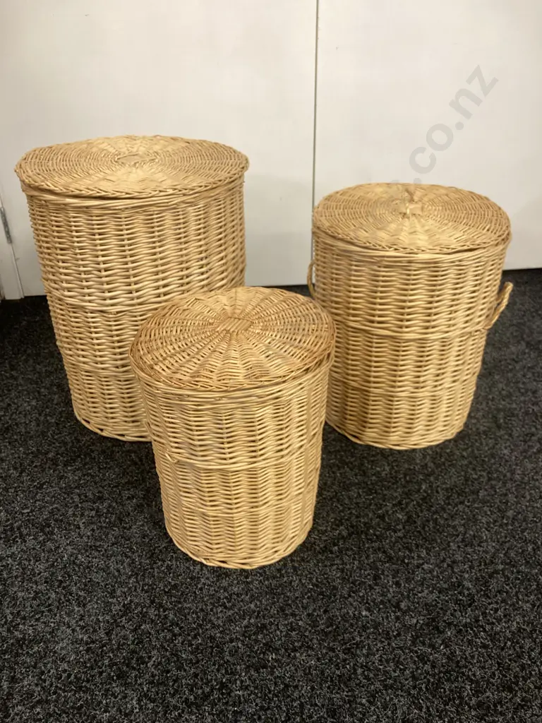Set of 3 Woven Wicker Baskets Graduating Sizes. Largest 47 x 40cm Image 1++